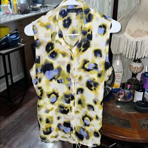 Apt. 9 Women's Sleeveless Blouse - Yellow and Blue Floral